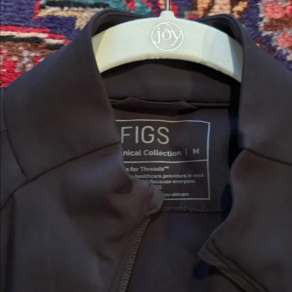FIGS black jacket size medium - Picture 2 of 4